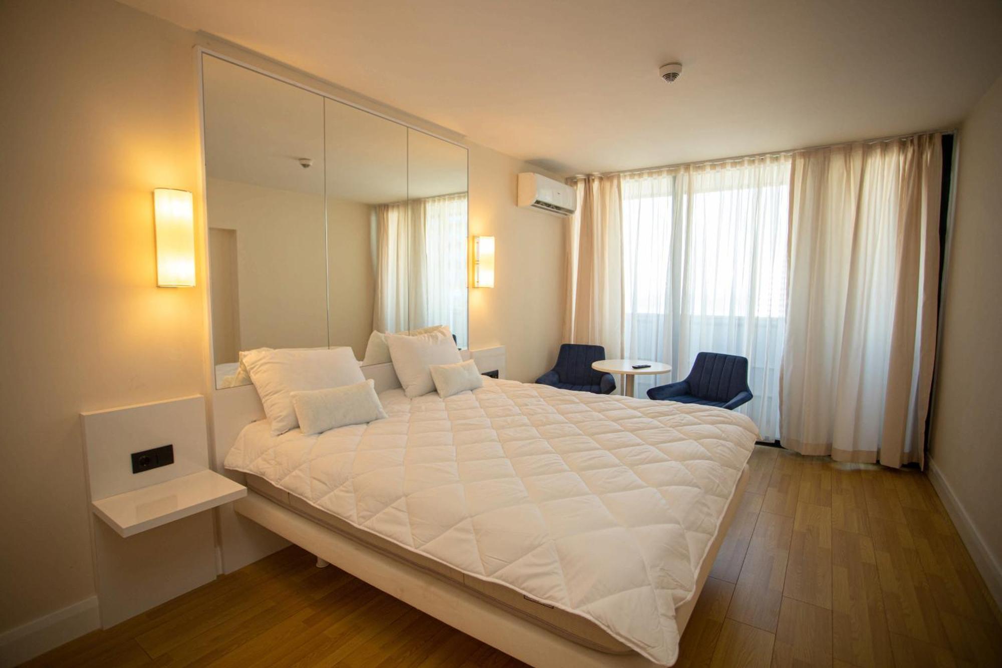 Luxsor & Gorgeous Sea Vlews Appartement Batoemi Buitenkant foto